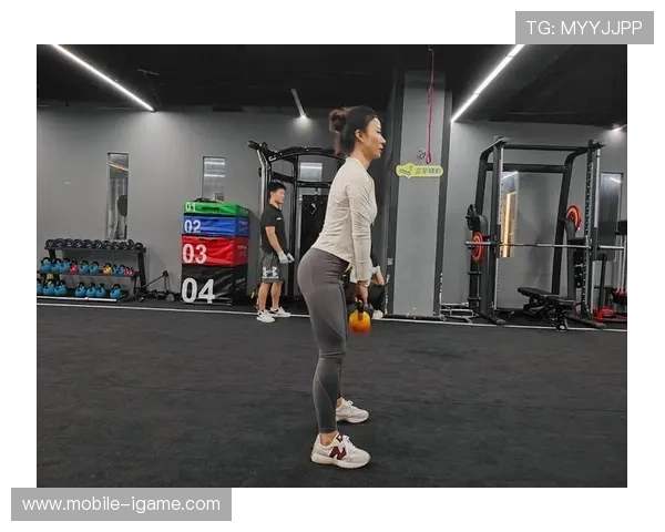 坚持科学健身打造健康体魄让力量与美丽在汗水中绽放