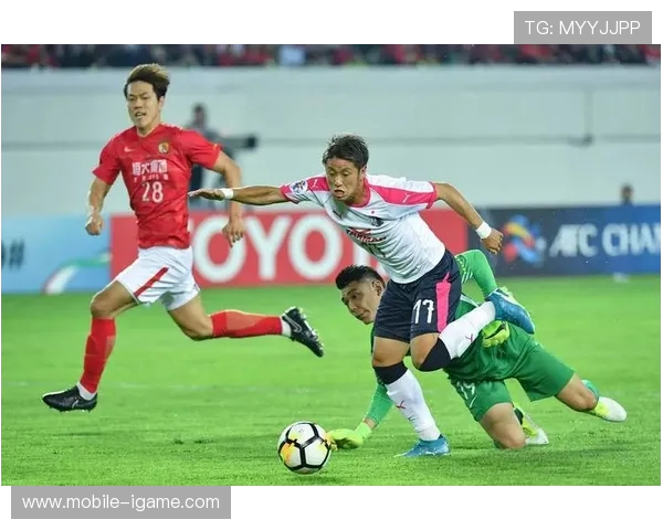 东京绿茵与泽维的激烈对决揭示足球战术与团队协作的完美结合 东京绿茵与泽维的激烈对决揭示足球战术与团队协作的完美结合