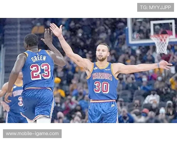 勇士与掘金精彩对决重播回顾赛场瞬间与精彩表现分析